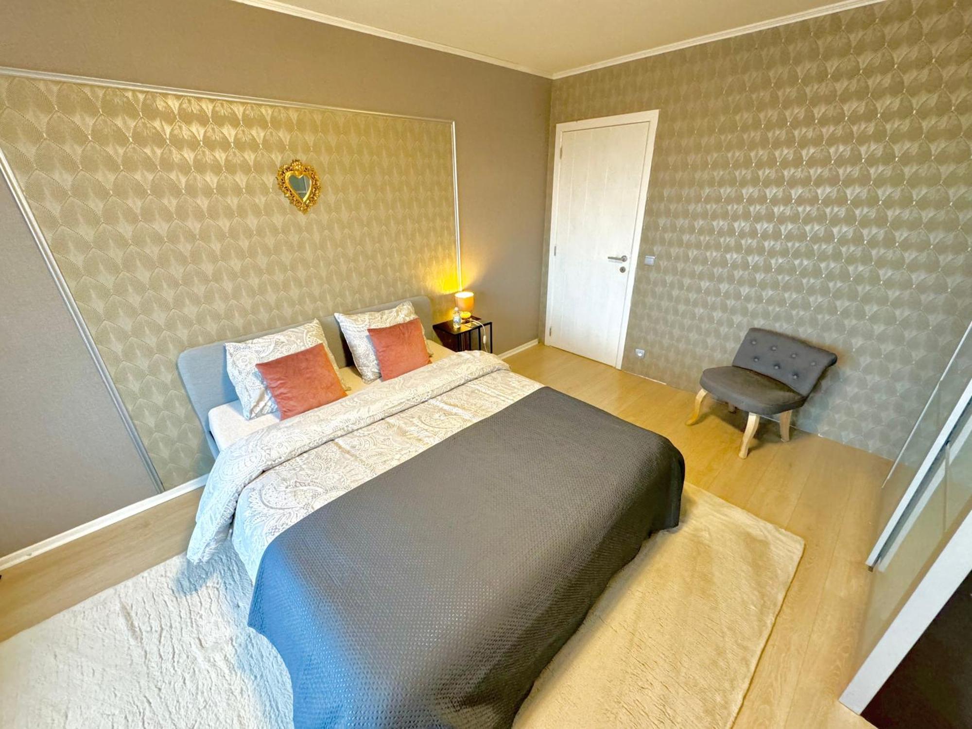 Hearth Of Brussels Gateway Apartment Luaran gambar